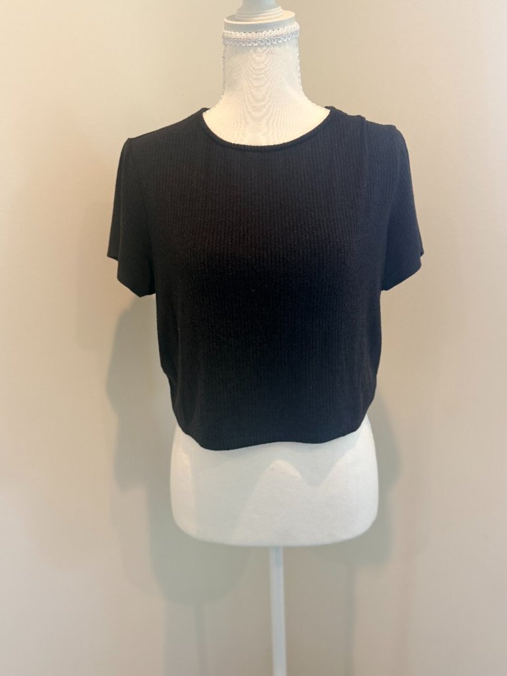 Free People Black Ribbed Cropped Short Sleeve Baby Tee Top - Size L